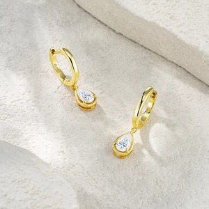 Boucles <span class=keywords><strong>d</strong></span>'oreilles pendantes en argent 925 plaqué or avec moissanite, diverses formes de coupe, pour femmes - Product Image 4