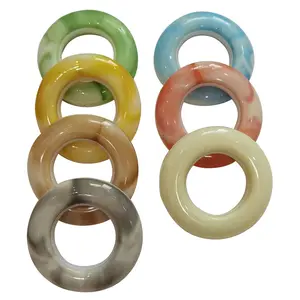 Hot Sale Gordijn Accessoires Gordijn Oogjes Ringen Doorvoeroogjes Hookless Plastic Enkele Aangepaste Kerst Eigentijds
