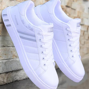 Nouveauté Cadeaux Uptop Ladies Retro Custom Sneakers Chaussures de course de marque pour femmes sur Offre Spéciale Fashion Casual Sneakers - Product Image 2