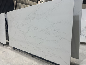 แผ่นควอตซ์ลายขาว Calacatta หนา 20 มม. ขายส่ง แผ่นใหญ่ รับสั่งทำพื้นผิวโต๊ะทันสมัย ทนทาน กันน้ำ ผลิตในเวียดนาม - Product Image 4