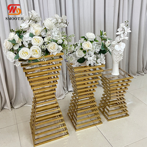 SMOOTH Moderno y Novedoso Soporte de Metal Dorado con Base Espejo para Tartas y Postres, Soporte Alto para Flores, Centro de Mesa para Bodas - Product Image 5