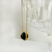 Collier Spinner avec Diffuseur d'Huiles Essentielles, Pendentif en Pierre de Lave, Charme Minimaliste en Forme de Sphère, Bijou Cadeau pour Elle