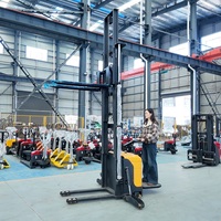 Gerbeur électrique à batterie 1500kg 2000kg avec pieds de soutien, gerbeur autoportant 2m 2.5m 3m de levage 48V pour entrepôt CE
