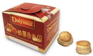 Pastel de mazapán cubierto de chocolate sólido tradicional hecho a mano de España, dulces gourmet, ingredientes caseros para ocasiones especiales - Product Image 3