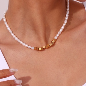 Collar de Perlas de Agua Dulce Dreamshow, Chapado en Oro de 18k, Cadena de Cuentas de Acero Inoxidable - Product Image 3