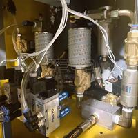 Machine à arrosoir semi-automatique soufflant de haute qualité en plastique PET pour la fabrication de bouteilles