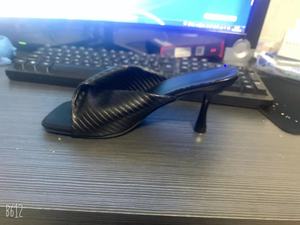 Sandales de soirée pour femmes, style européen et américain, couleur unie, talon aiguille fin, bout carré, dessus en PU respirant, semelle extérieure en caoutchouc - Product Image 6