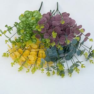 การจัดดอกไม้สำหรับงานแต่งงาน ทางเดินต้อนรับ ด้วยต้นยูคาลิปตัสและใบไม้เงิน - Product Image 2