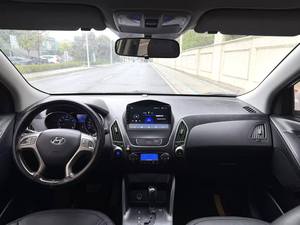 <span class=keywords><strong>Hyundai</strong></span> <span class=keywords><strong>ix35</strong></span> 2.0L Turbo 5 posti SUV Automatico Guida a Sinistra Confortevole GL Sedili in Pelle Pneumatici R17 Anno 2012 Usato - Product Image 5