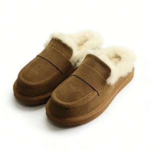 Vente en gros OEM/ODM – Bottes chaudes en cuir de vache avec doublure en peau de mouton, tige épaissie, pantoufles d'intérieur et d'extérieur, logo et style personnalisés - Product Image 2