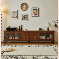 Meuble TV rétro en bois de noyer avec portes en verre cannelé ovales, console multimédia à 4 tiroirs, meuble TV surélevé de style américain