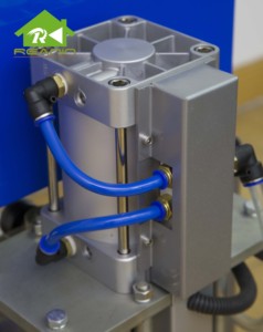 Machine d'isolation par pulvérisation de mousse de polyuréthane <span class=keywords><strong>K2000</strong></span> avec PLC et pompe, niveau de sécurité élevé, puissance 12 kW pour usage en construction - Product Image 6
