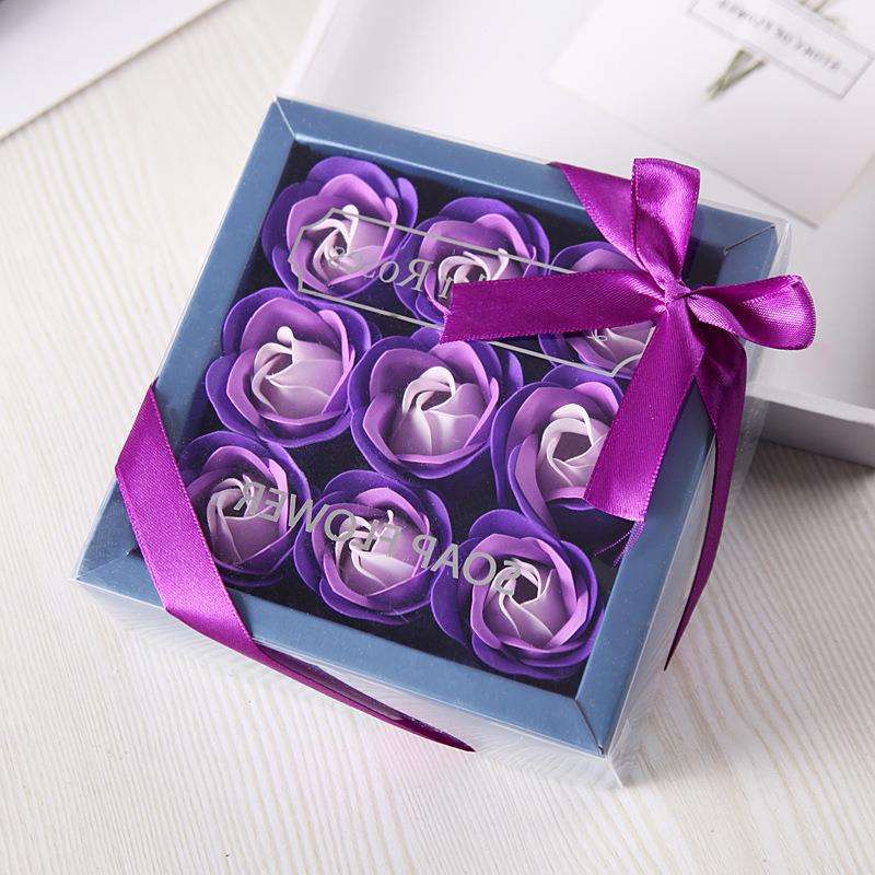 กล่องสี่เหลี่ยม 9 หัวใจสีม่วง