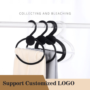 Nhà Máy Trực Tiếp Màu Đen Nhựa Vòng Khăn Và Khăn Móc Áo Vải Tổ Chức Cho Tủ Quần Áo Hiển Thị Móc Áo Cho Hijab - Product Image 3
