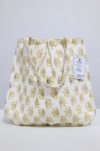 Bolsa Estampada a Mano con Técnicas Tradicionales que Muestra Elegantes Diseños para Usos Diarios Versátiles - Product Image 2