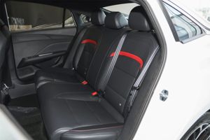 Autos Nuevos 2026 MG5 300TGI 1.5T 181HP 7DCT FWD Deportivo 5 Puertas Hatchback Eficiente en Consumo de Combustible <span class=keywords><strong>Vehículos</strong></span> Recién Alquilados en China en Stock - Product Image 6