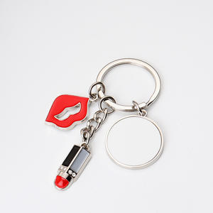 Llavero de moda con colgante de labios termotransferibles con diseño de lápiz labial y corazón - Product Image 6