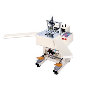 Machine automatique de jonction de cadres photo avec bras de fixation double style et <span class=keywords><strong>scie</strong></span> <span class=keywords><strong>à</strong></span> ruban automatique pour serrage de cadres - Product Image 1