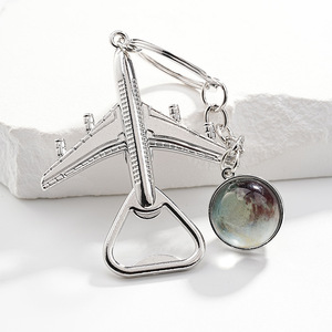 Produits Tendances 2026 Nouvelle Arrivée Décapsuleur en Métal en Forme d'<span class=keywords><strong>Avion</strong></span> Porte-clés Impression UV Logo Personnalisé Cadeaux Promotionnels Souvenirs Vente en Gros - Product Image 2