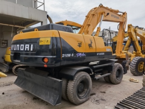 Excavadora Hidráulica de Cadenas HYUNDAI DOOSAN de Segunda Mano, Modelos 150LC, 210W-9, 220W-9, 220LC - Product Image 6