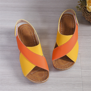 Vente en Gros Usine Nouveaux Sandales Compensées d'Été à Bout Ouvert Croisé pour Femmes Grandes Tailles Douces Confortables Antidérapantes Extérieur - Product Image 1