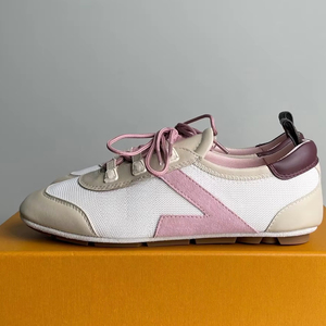 Zapatos planos de lujo para parejas, para uso casual, hechos de cuero suave, ligeros y adecuados para caminar y correr. - Product Image 1