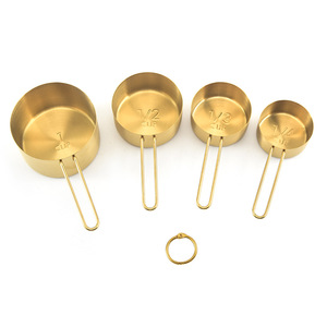 Juego <span class=keywords><strong>de</strong></span> <span class=keywords><strong>Tazas</strong></span> y Cucharas <span class=keywords><strong>Medidoras</strong></span> <span class=keywords><strong>de</strong></span> Acero Inoxidable Dorado, 8 Piezas, con Medidas Grabadas - Product Image 4