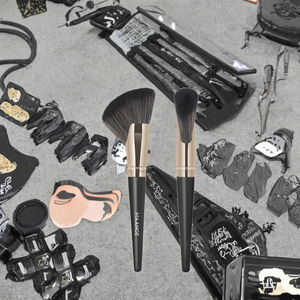 MAANGE Outils de maquillage de marque privée Brosse à visage à biseau unique en forme de faucille pour <span class=keywords><strong>blush</strong></span>, surligneur et contour, ensemble de pinceaux en nylon - Product Image 3