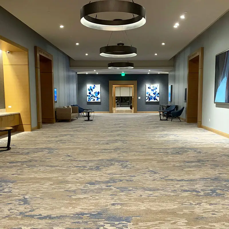 नायलॉन सामग्री Axminster कालीन लक्जरी होटल फर्श मुद्रण 5 स्टार के लिए अनुकूलित डिजाइन होटल के कमरे में कालीन