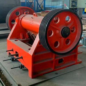 Concasseur à mâchoires de 15 t/h de capacité, rouge, équipement industriel de traitement de pierres pour l'exploitation minière - Product Image 2