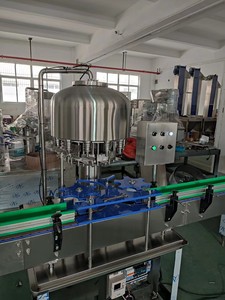Máquina de llenado de botellas de <span class=keywords><strong>agua</strong></span> <span class=keywords><strong>mineral</strong></span> de tipo pequeño, sistema de línea automático - Product Image 3