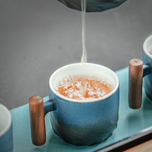 Tazza <span class=keywords><strong>da</strong></span> Caffè in Ceramica Blu con Manico in Legno Retrò, Tazza <span class=keywords><strong>da</strong></span> Tè con Filtro, Tazza per Acqua <span class=keywords><strong>da</strong></span> Ufficio, Tazza <span class=keywords><strong>da</strong></span> Caffè con Smalto Sfumato in Tinta Unita - Product Image 3