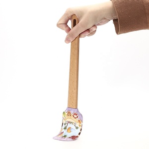 Spatules en silicone pour pâtisserie avec manche en bois, thème estival premium pour la cuisine - Product Image 3