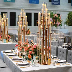 NIKA Candelabro Alto a 12 Bracci in Metallo Dorato, Centrotavola per Matrimoni e Banchetti - Product Image 1