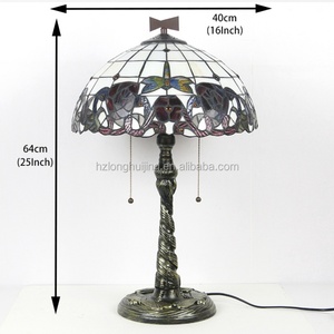 Lámpara de Mesa Estilo Tiffany LongHuiJing, Pantalla Hecha a Mano con Diseño de Rosa, Acabado en Latón Antiguo con Base de Mosaico Retorcido - Product Image 4