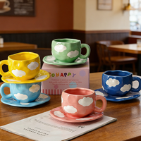 Ensemble de tasses à café en céramique peintes à la main, ciel bleu et nuages blancs, tasses à café de l'après-midi avec soucoupes, tasses à thé irrégulières façonnées à la main avec soucoupes