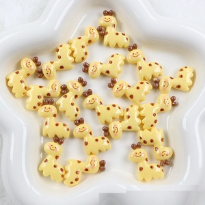 Mini girafe cerf résine accessoires bricolage crème colle à la main pince à cheveux coque de téléphone <span class=keywords><strong>trou</strong></span> chaussure matériel en gros résine artisanat - Product Image 5