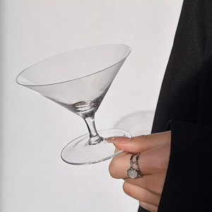 Nouvelle Arrivée 2026 – Verre à Cocktail Géométrique Triangulaire, Coupe Martini et Champagne à Large Ouverture pour Bar à Domicile et <span class=keywords><strong>Mixologie</strong></span> de Fête - Product Image 1
