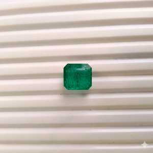 Piedra de esmeralda verde octogonal de calidad premium, corte octogonal natural, color verde intenso, colección a precio de mayoreo. - Product Image 4