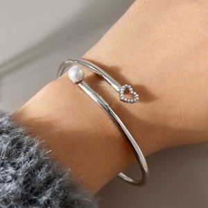 Fashion Jewelry Bracelets <b>Bangles</b> 18K <b>Gold</b> Plated Trendy Pearl Heart Charm Bracelet for Women - Product Image 6