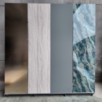 Panneau mural en PVC imitation bois de luxe, résistant à l'humidité et aux rayures, facile à installer, revêtement mural, panneaux UV pour la décoration de la maison et des hôtels