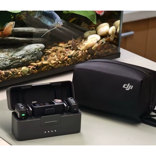 Original for DJ Mic 2 (2 TX + 1 RX + Charging Case) Wireless 18 Hours Operating Time 14 32-bit Internal Recording