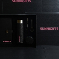 Hochwertiges Business-Geschenkset: Schwarzes PU-Notizbuch, Thermosflasche, Stift, Schlüsselanhänger, Bluetooth-Lautsprecher, Tasche mit individuellem Muster – Großhandel & Mengenrabatt