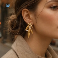 Boucles d'oreilles clous SUMMLY vintage en forme de feuille naturelle avec perle, plaqué or 18 carats, acier inoxydable, étanches, hypoallergéniques, bijoux de mode pour femmes