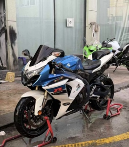 Vendita di Modelli Precedenti di Motociclette Sportive ad Alta Velocità di Alta Qualità - Product Image 1