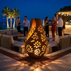 Grande sculpture lumineuse en acier Corten, vase floral creux sur mesure, lampe statue extérieure en acier Corten - Product Image 1