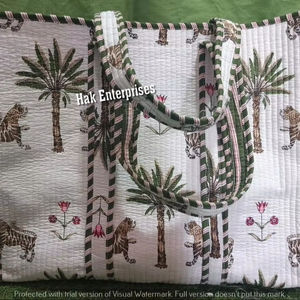 Cotton <b>Tote</b> <b>Bags</b> Print Quilted Fabric <b>Tote</b> <b>Bag</b> Fashionable Simple Leopard Print Pattern <b>Tote</b> <b>Bag</b> Canvas Handbag - Product Image 1