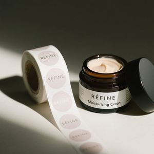 Étiquettes adhésives cosmétiques imprimées en rouleau imperméables brillantes Autocollants pour bouteilles Logo d'emballage Autocollant de marque privée en vinyle personnalisé - Product Image 3