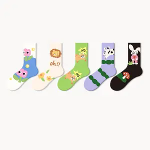 Xiangyi meias de algodão para homens jovens, meias decorativas fofas de desenho animado para mulheres e homens, meias de grife de primavera respirável