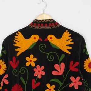 Chaqueta de Terciopelo Suzani para Mujer, Bordado Floral Hecho a Mano, Estilo Vintage Boho Étnico, Abrigo de Diseñador, Venta al Por Mayor Global OEM ODM - Product Image 6